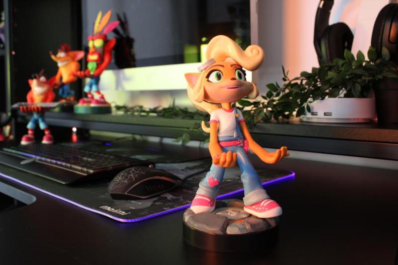 Stojak na telefon i pada Crash Bandicoot Coco