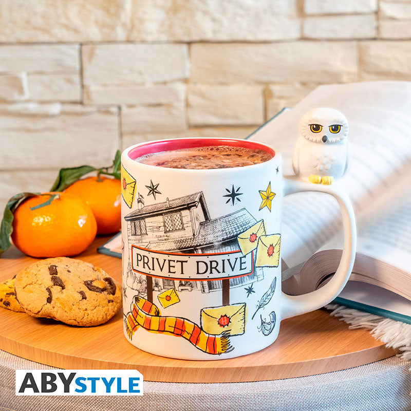 Kubek 3D Harry Potter z motywem handle Hedwig & Privet Drive — ujęcie 3