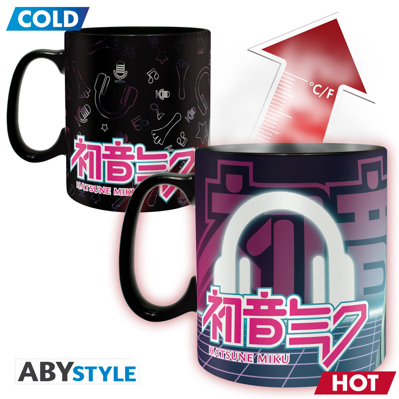 Kubek zmieniający kolor Hatsune Miku z motywem Hatsune Miku — ujęcie 2
