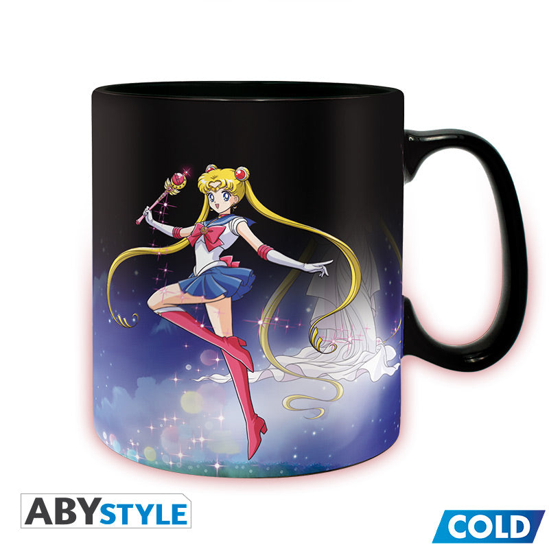 Kubek zmieniający kolor Sailor Moon z motywem Sailor & Chibi — ujęcie 3