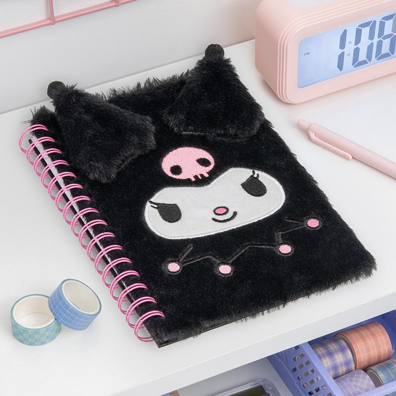 Notatnik pluszowy Sanrio Kuromi — ujęcie 2