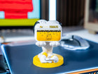 Stojak na słuchawki Peanuts Snoopy z bezprzewodowymi słuchawkami Bluetooth