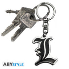 Brelok metalowy Death Note z motywem L Symbol — ujęcie 2
