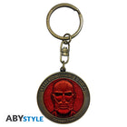 Brelok metalowy Attack on Titan z motywem Colossal Titan Medallion — ujęcie 2