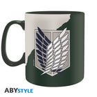 Kubek Attack on Titan z motywem Emblem S4 — ujęcie 2