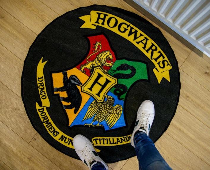 Dywanik Harry Potter Tarcza Hogwartu — shot 2