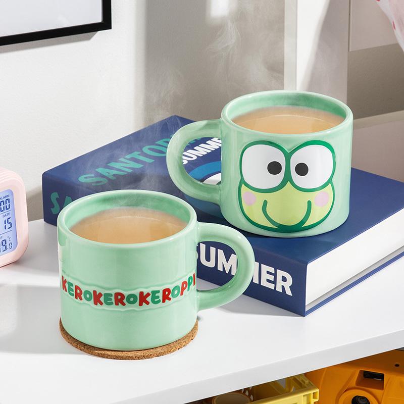 Kubek Hello Kitty Keroppi z tłoczonym wzorem
